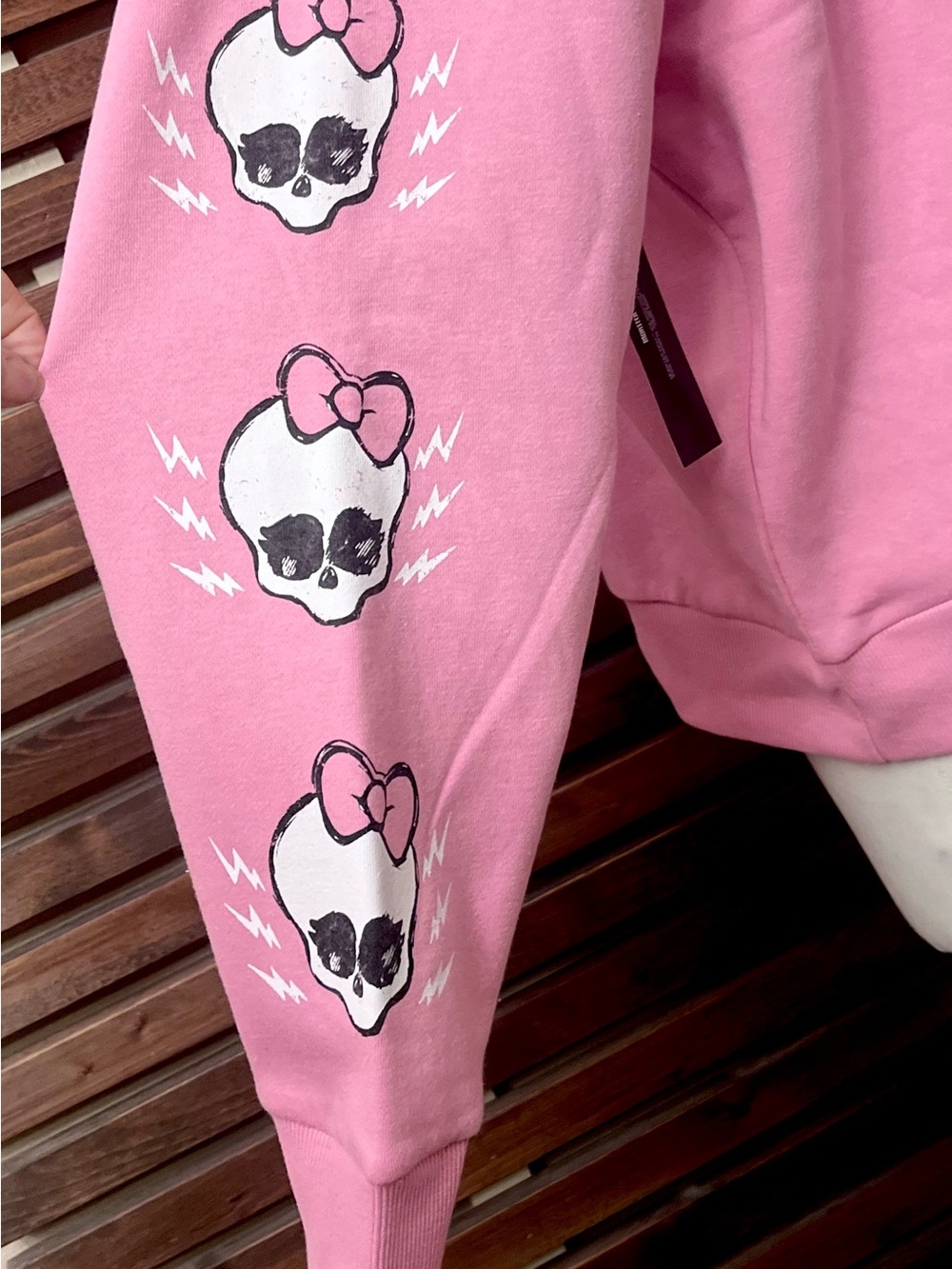 NWT Pink Monster High Skull Logo Soft Sweatshirt - Adult Large - Picture 4 of 6
